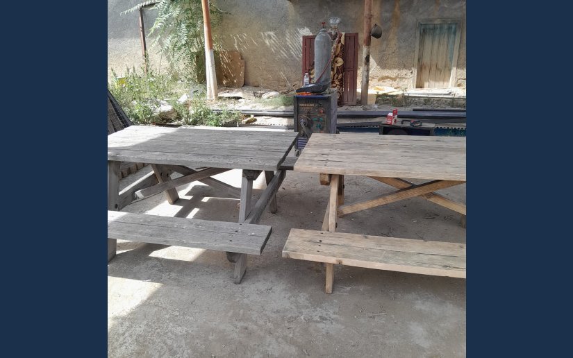 AHŞAP BANKLARIN BAKIMLARI YAPILIYOR