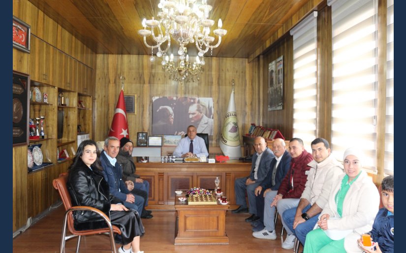 BAŞKAN AKBUĞA VATANDAŞLA BAYRAMLAŞTI...